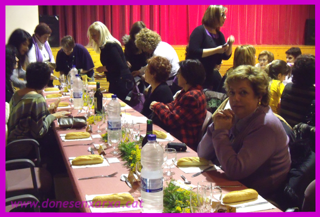Les dones de Cervelló durant el sopar de dones d'enguany Les dones de Cervelló durant el sopar de dones d'enguany